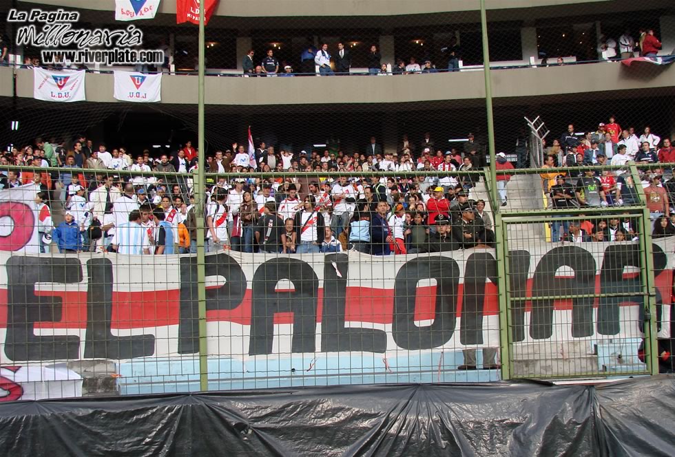 Liga Universitaria de Quito vs River Plate (LIB 2007) 1