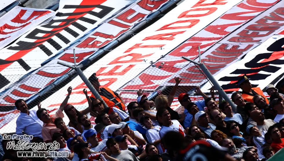 River Plate vs Gimansia de Jujuy (CL 2007) 23