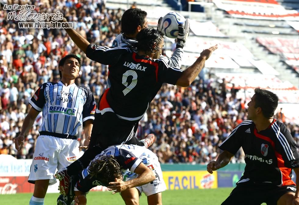 River Plate vs Gimansia de Jujuy (CL 2007) 25