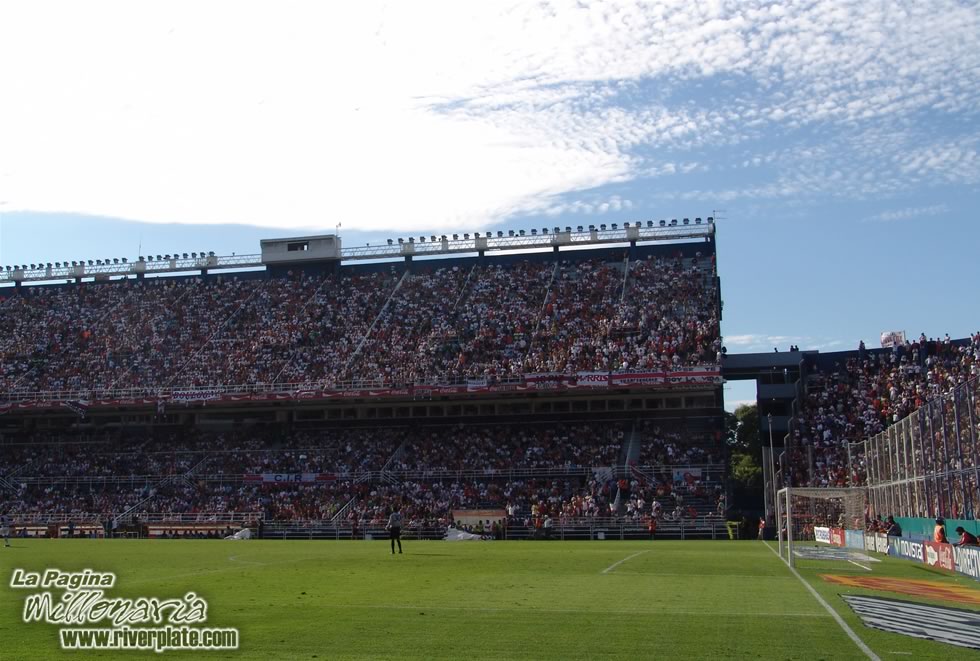 River Plate vs Gimansia de Jujuy (CL 2007) 12