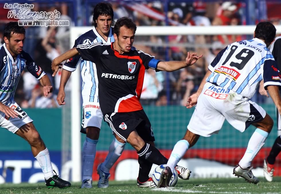 River Plate vs Gimansia de Jujuy (CL 2007) 35