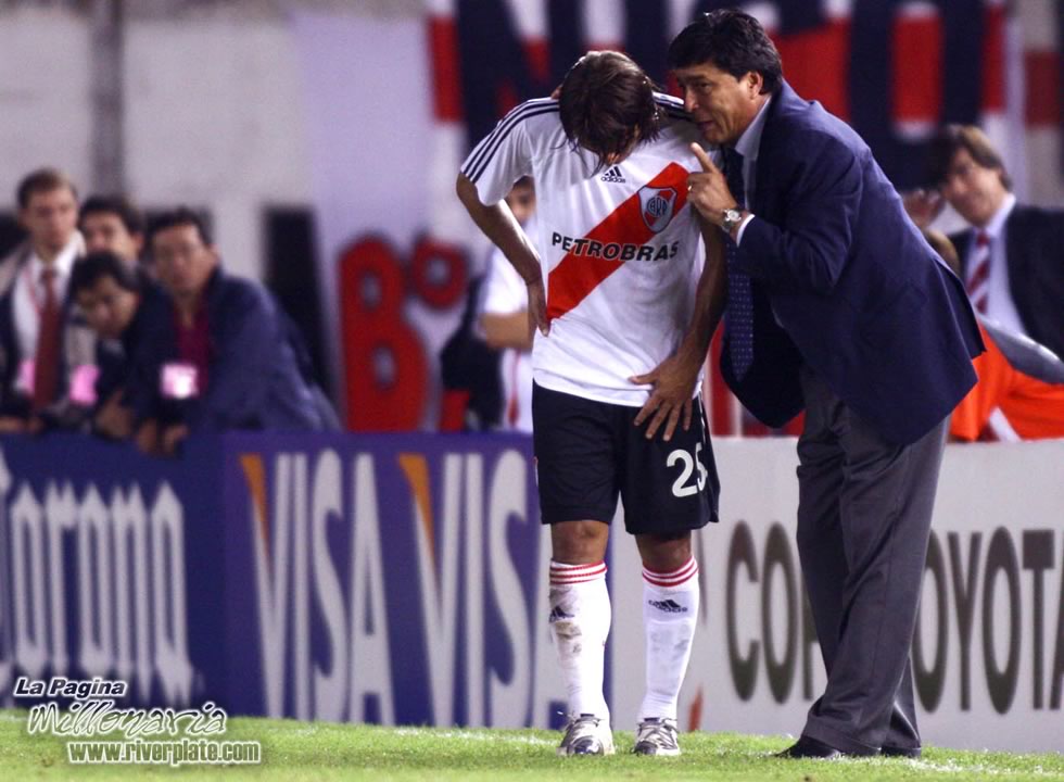 River Plate vs Liga Universitaria de Quito (LIB 2007) 15