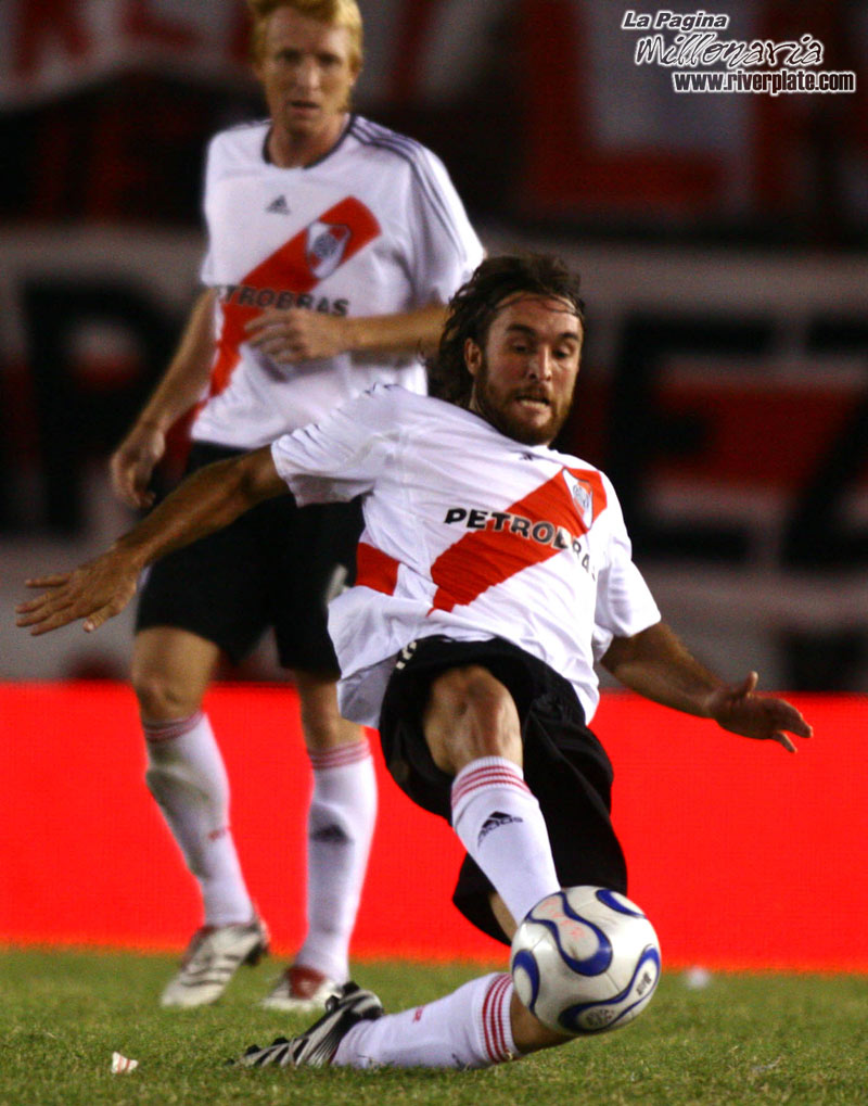 River Plate vs Belgrano Cba (CL 2007) 15