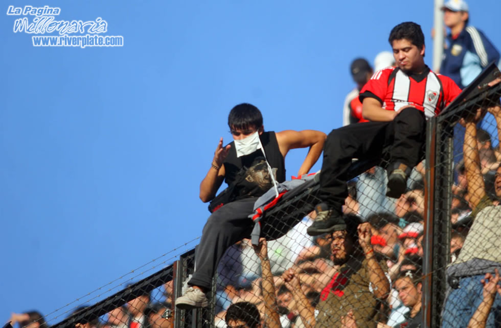 Boca Juniors vs River Plate (CL 2007) 26