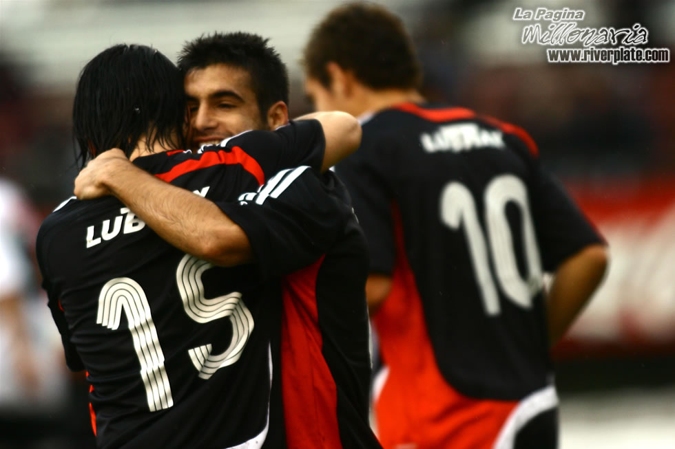 River Plate vs Banfield (CL 2007) 21