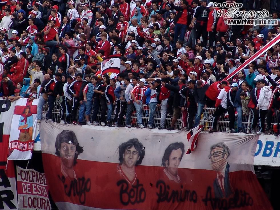 River Plate vs Banfield (CL 2007) 7