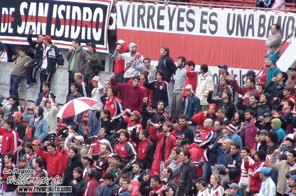 River Plate vs Banfield (CL 2007) 15