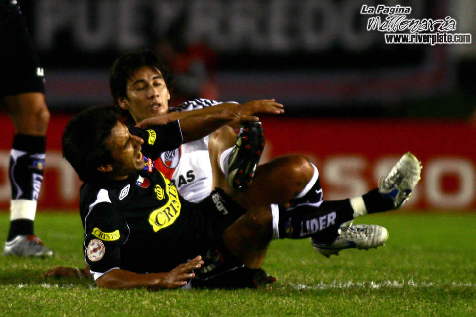 River Plate vs Colo Colo (LIB 2007) 4