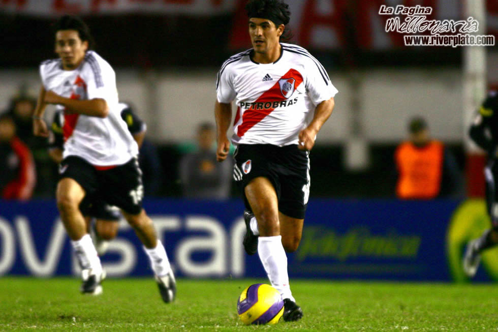 River Plate vs Colo Colo (LIB 2007) 8