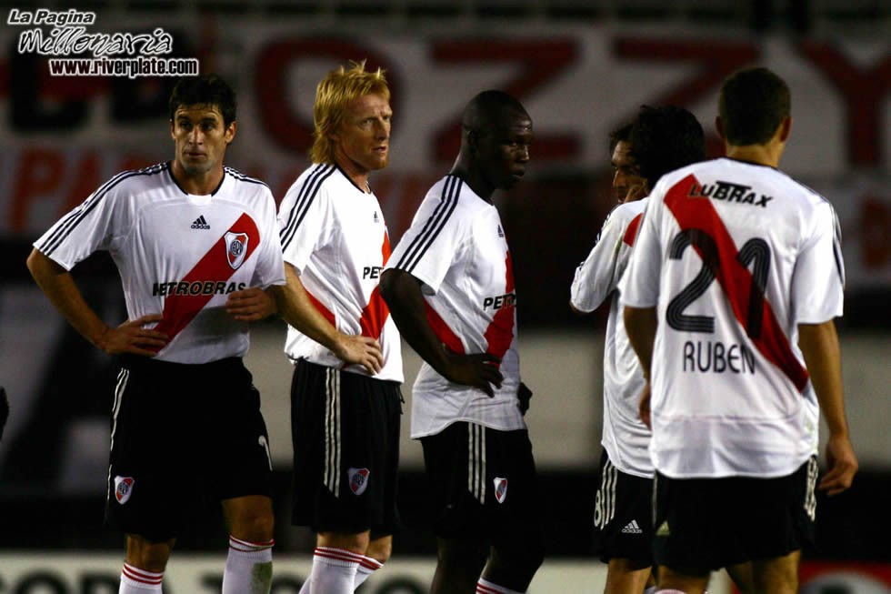 River Plate vs Colo Colo (LIB 2007) 11