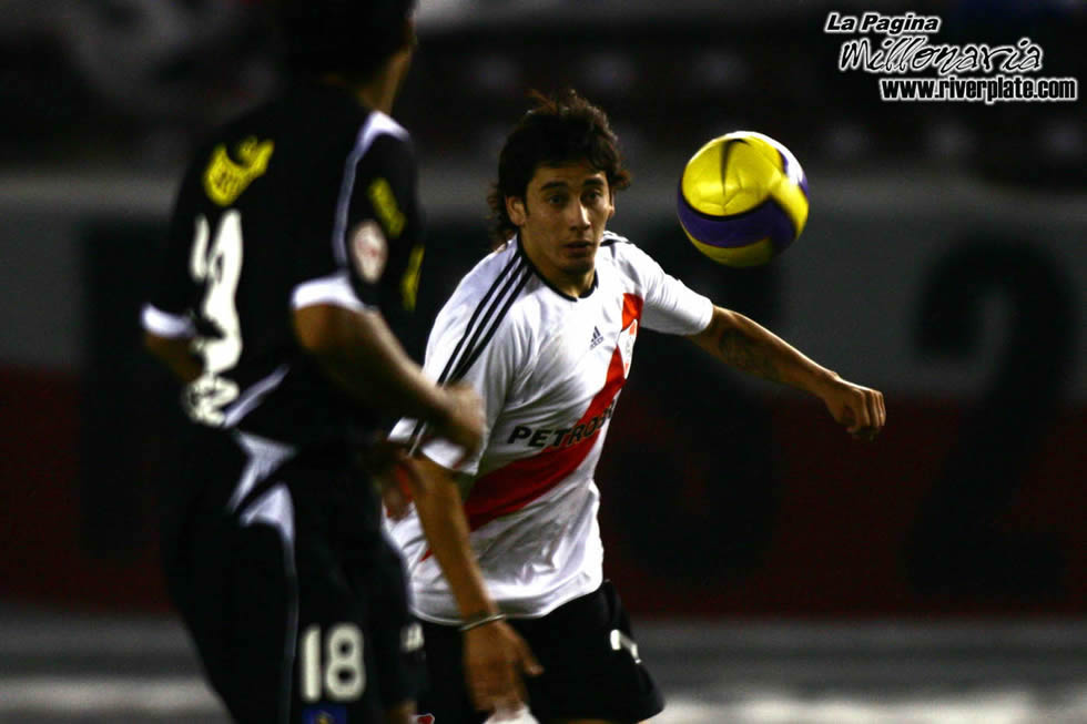 River Plate vs Colo Colo (LIB 2007) 13