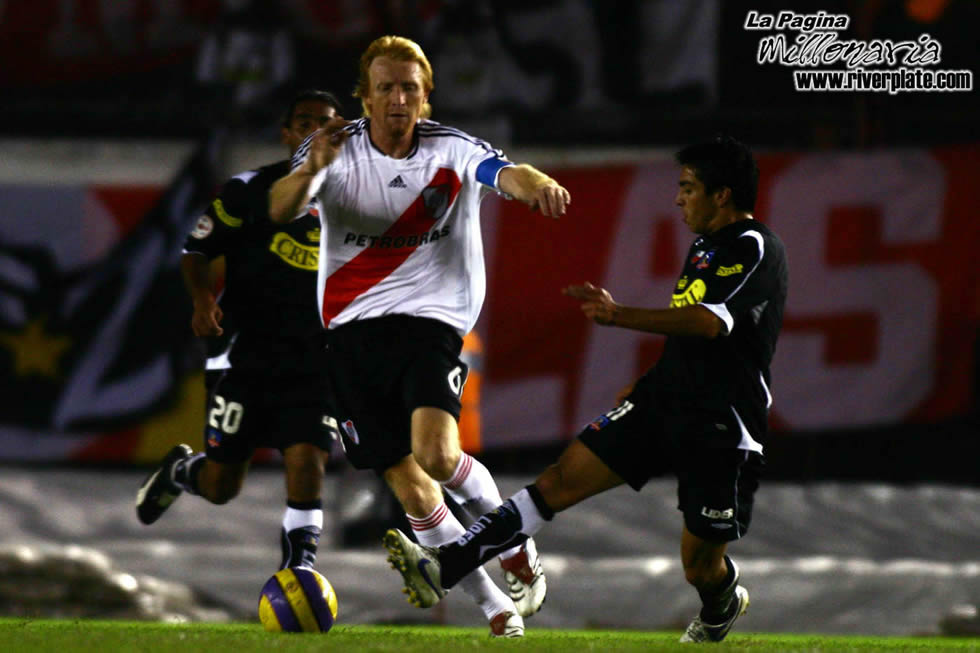 River Plate vs Colo Colo (LIB 2007) 14