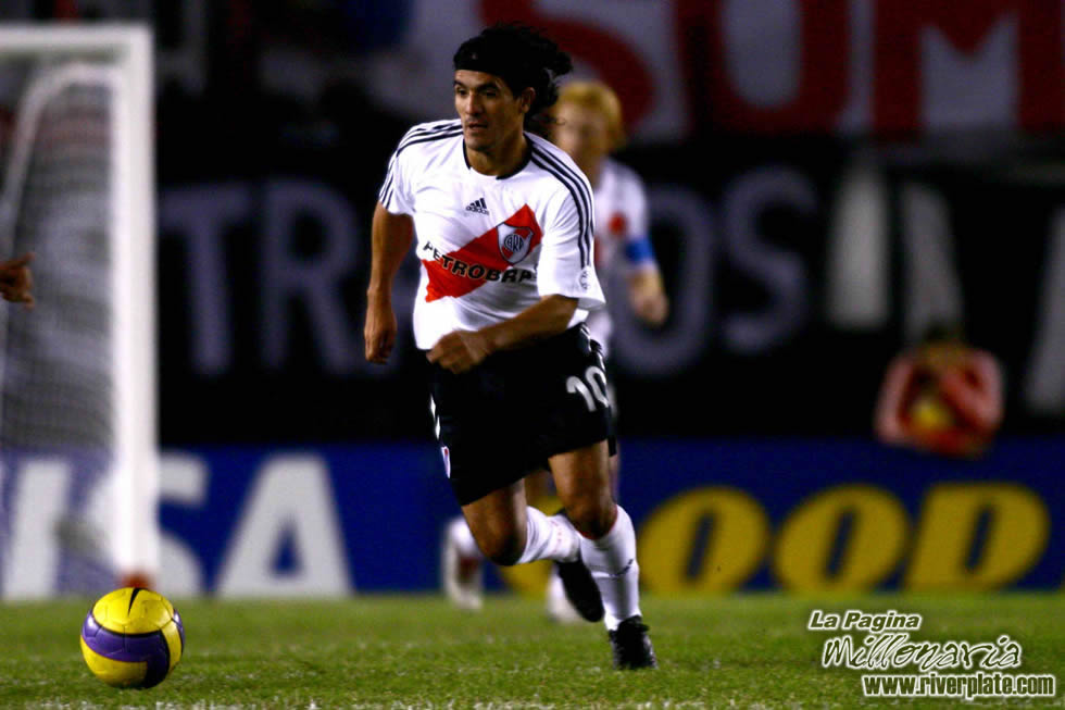 River Plate vs Colo Colo (LIB 2007) 18