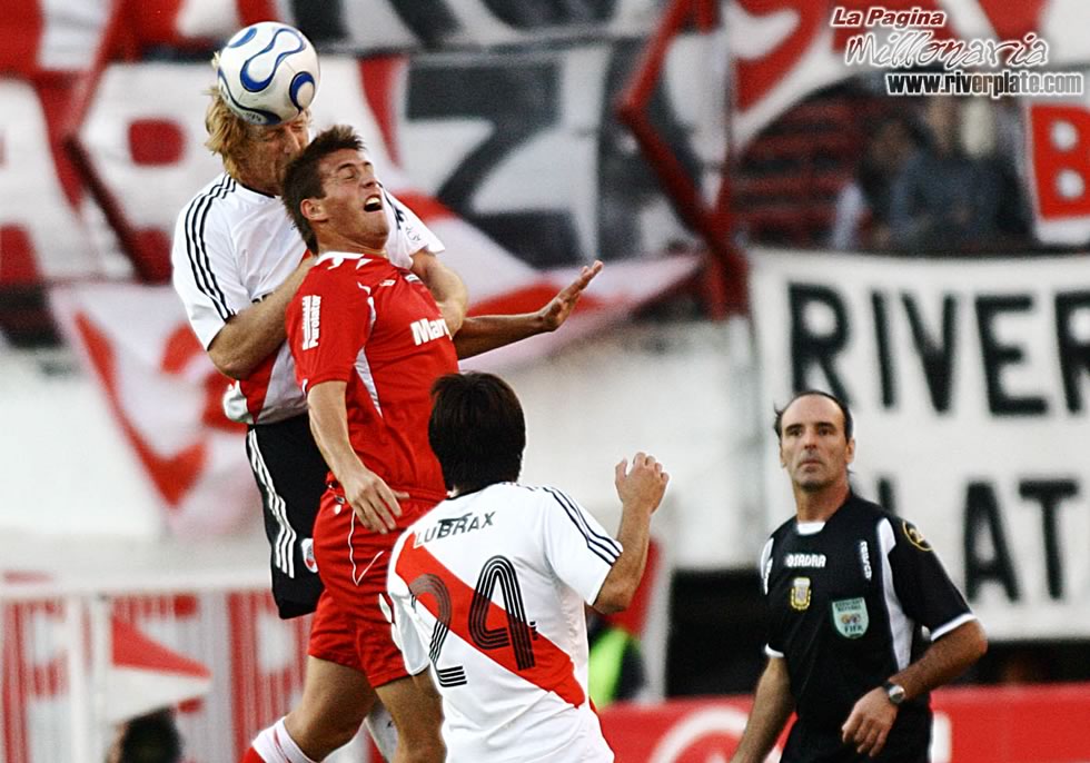 River Plate vs Independiente (CL 2007) 3