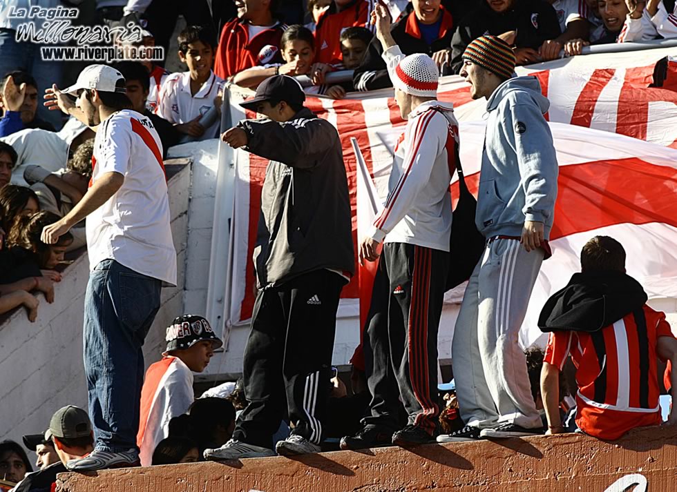 River Plate vs Independiente (CL 2007) 17