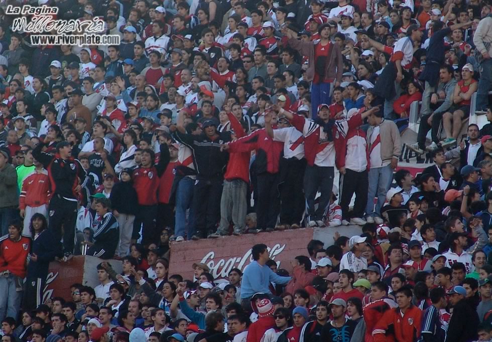 River Plate vs Estudiantes LP (CL 2007) 8