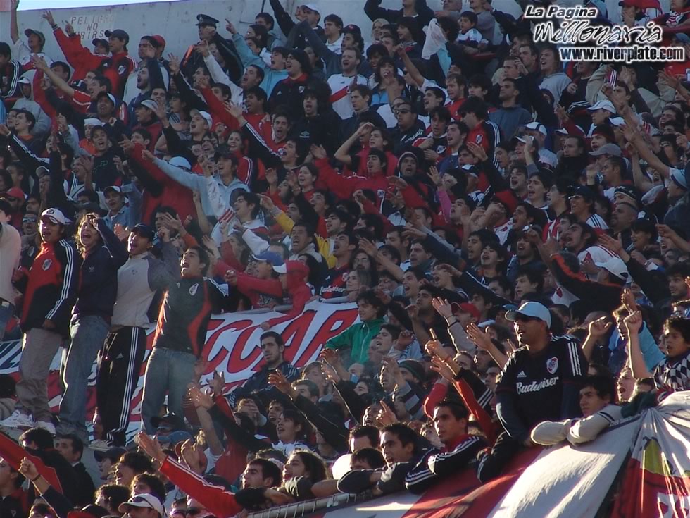 River Plate vs Estudiantes LP (CL 2007) 9