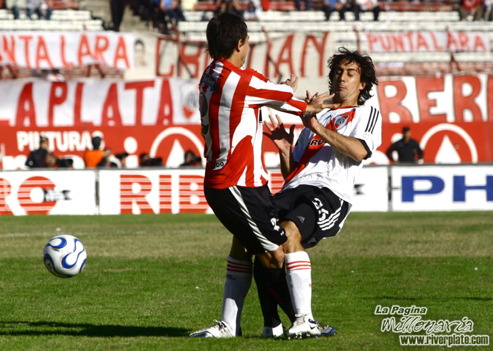 River Plate vs Estudiantes LP (CL 2007) 18
