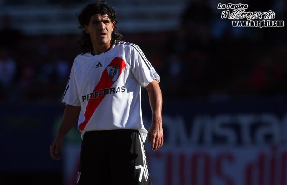 River Plate vs Estudiantes LP (CL 2007) 25