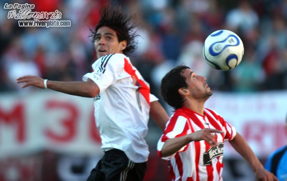 River Plate vs Estudiantes LP (CL 2007) 33