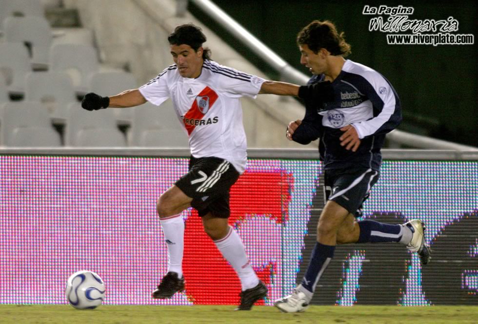 Gimnasia LP vs River Plate (CL 2007) 4