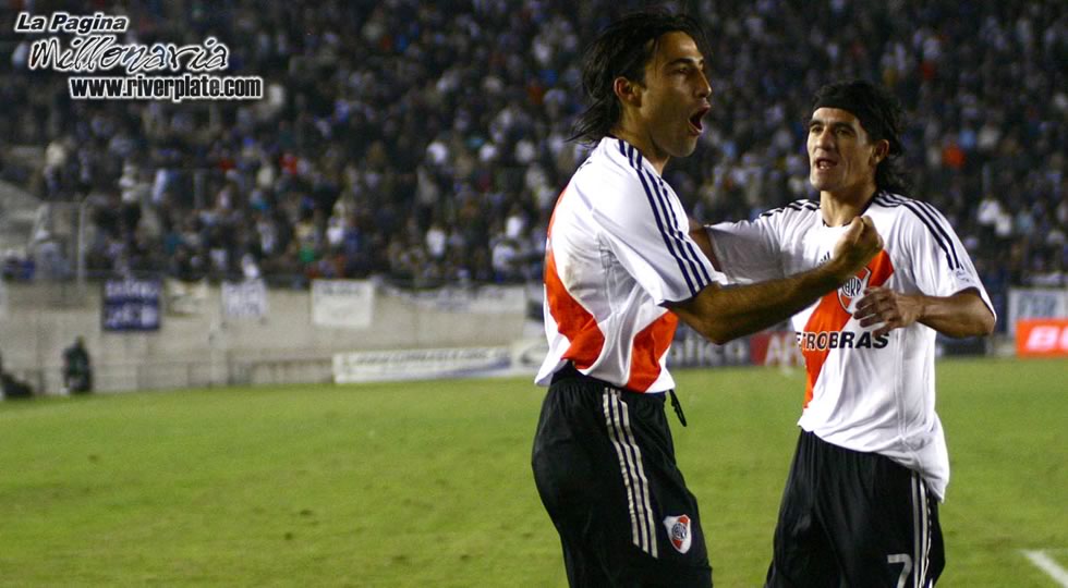 Gimnasia LP vs River Plate (CL 2007) 1