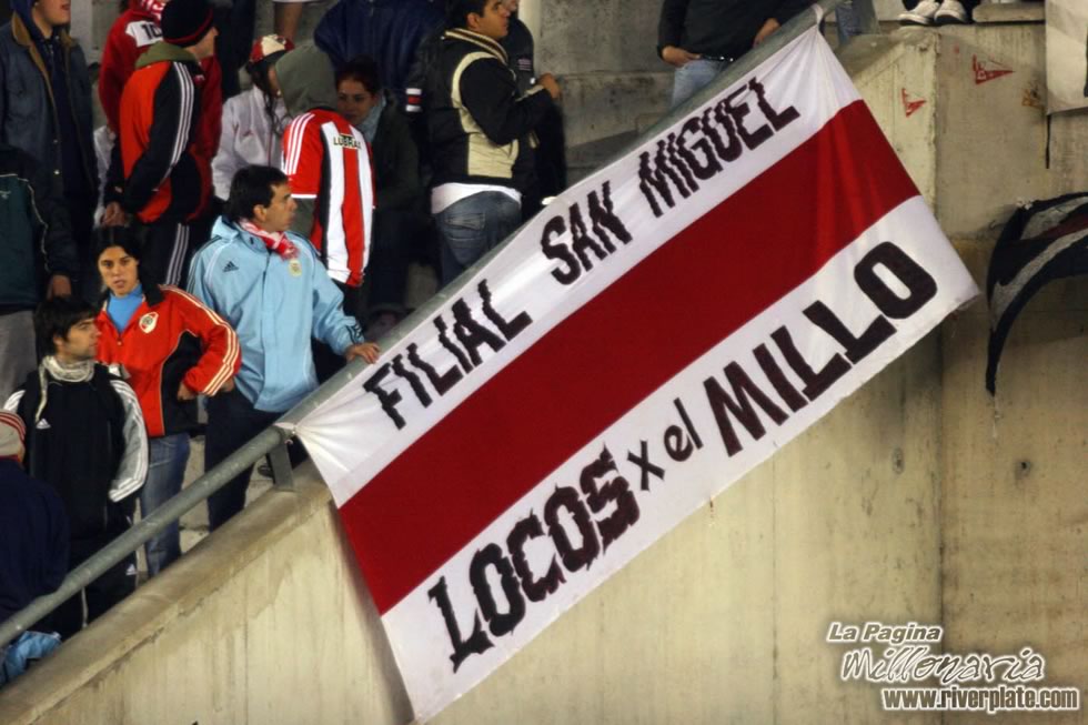 Gimnasia LP vs River Plate (CL 2007) 6