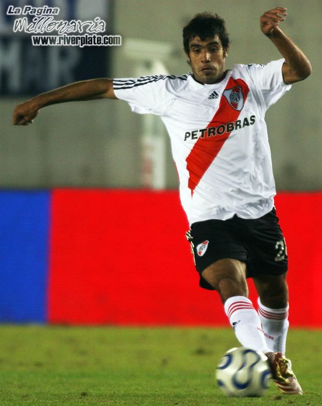 Gimnasia LP vs River Plate (CL 2007) 16