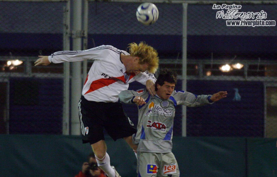 River Plate vs Godoy Cruz (CL 2007) 4