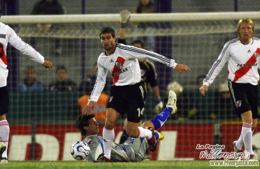 River Plate vs Godoy Cruz (CL 2007) 5