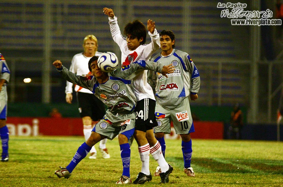 River Plate vs Godoy Cruz (CL 2007) 8