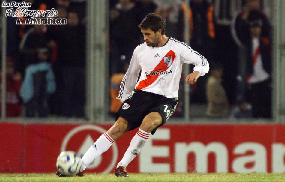 River Plate vs Godoy Cruz (CL 2007) 9