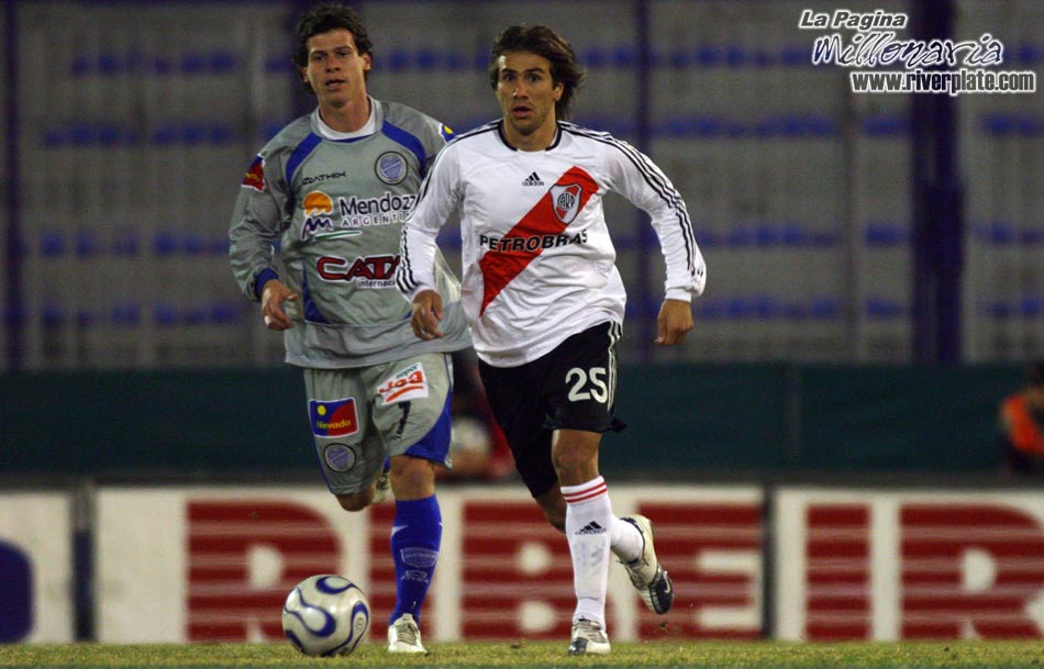 River Plate vs Godoy Cruz (CL 2007) 11
