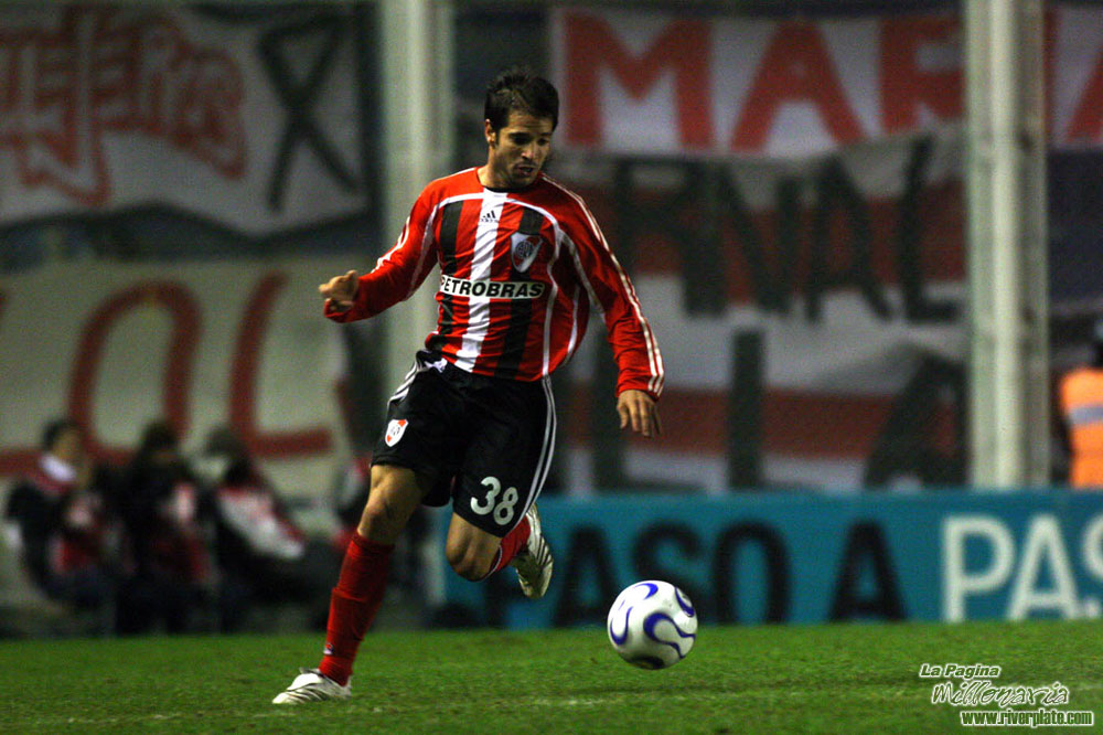 River Plate vs Veléz Sarsfield (CL 2007) 7