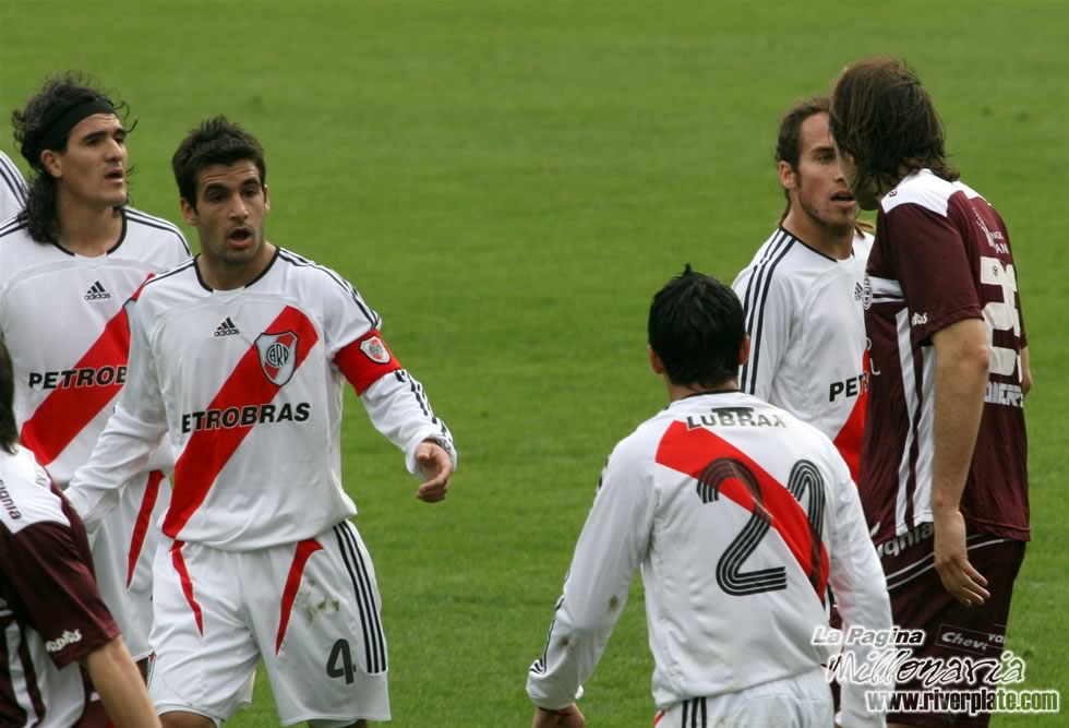 River Plate vs Lanus (AP 2007) 13