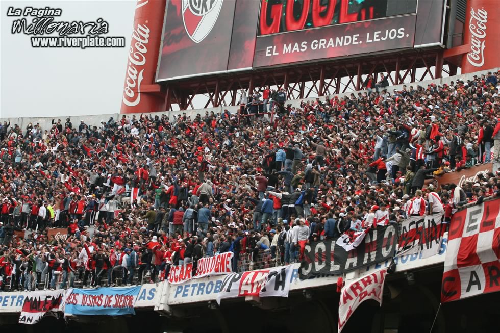 River Plate vs Lanus (AP 2007) 33