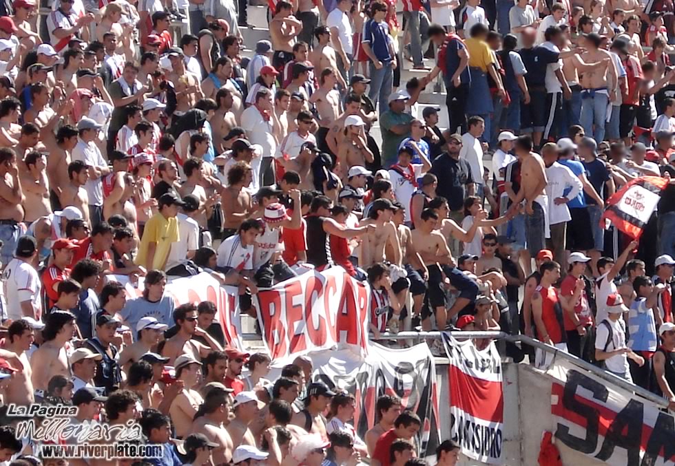 Gimnasia LP vs River Plate (AP 2007) 16