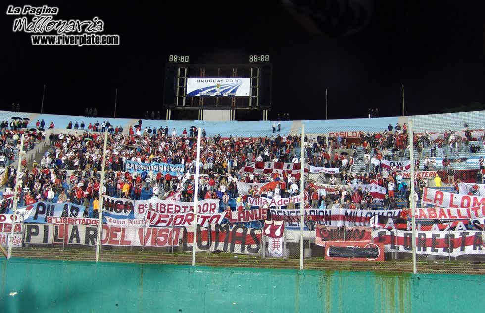 Defensor Sporting vs River Plate (SUD 2007) 9