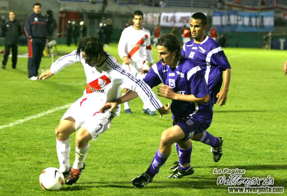 Defensor Sporting vs River Plate (SUD 2007) 34