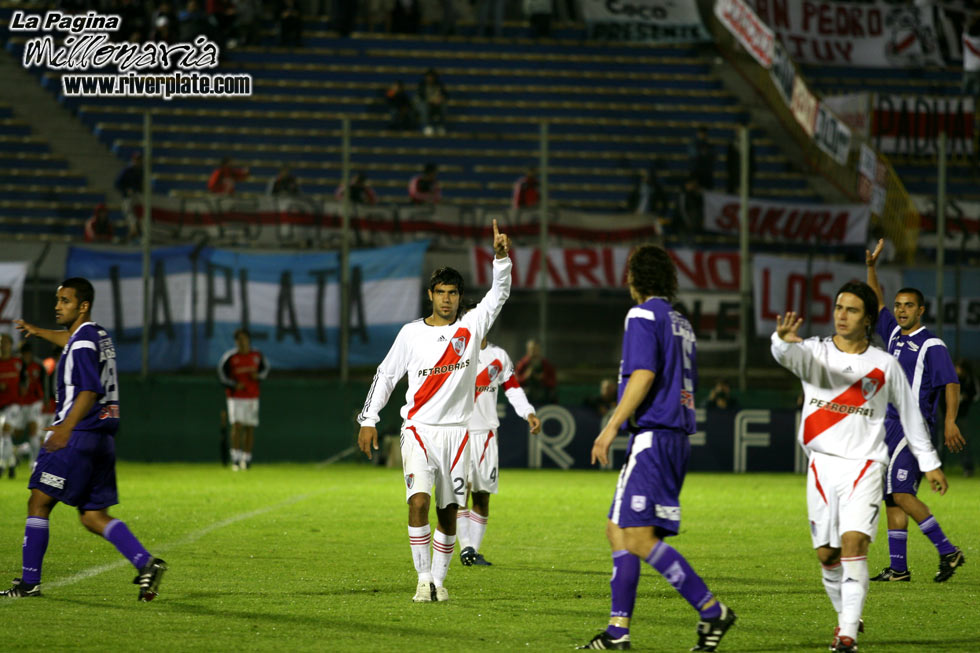 Defensor Sporting vs River Plate (SUD 2007) 35
