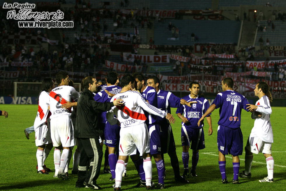 Defensor Sporting vs River Plate (SUD 2007) 38