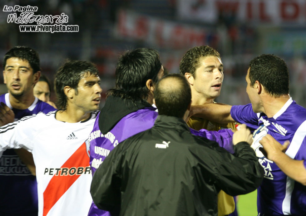 Defensor Sporting vs River Plate (SUD 2007) 42