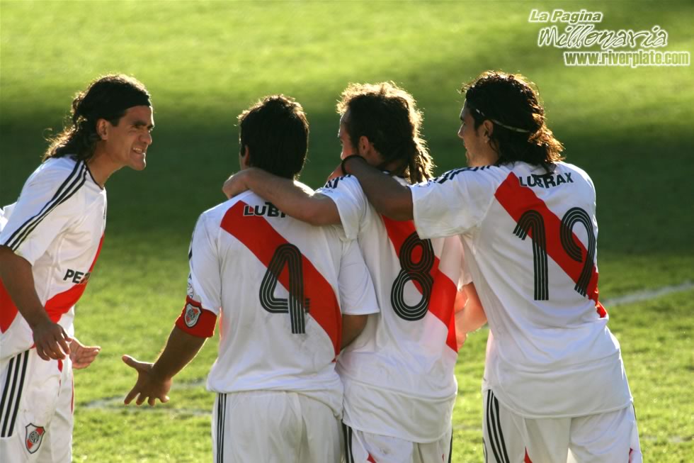 River Plate vs Independiente (AP 2007) 75