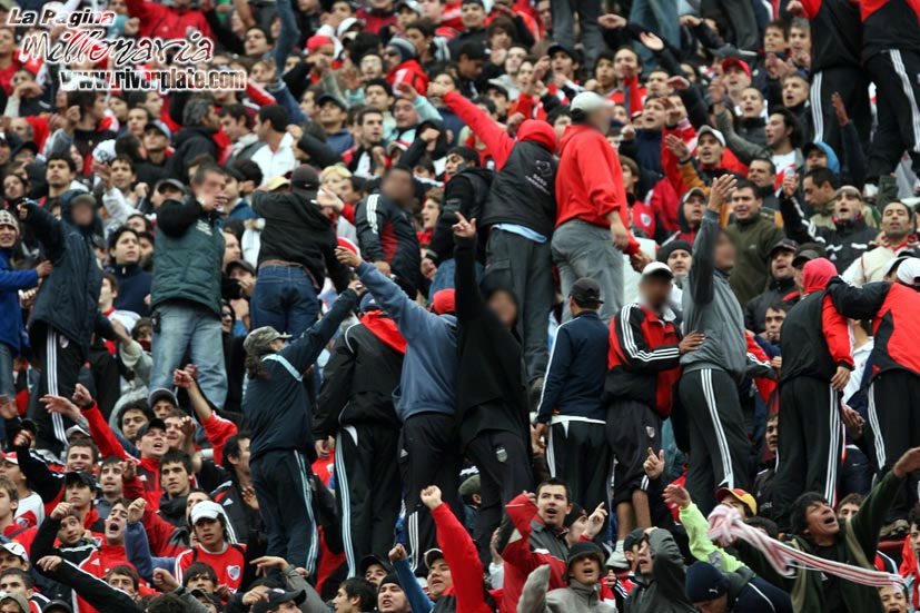 River Plate vs Huracan (CL 2008) 7
