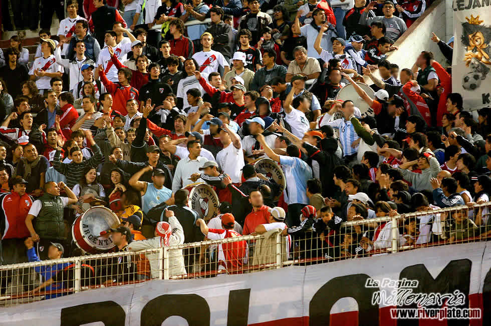 River Plate vs Defensor Sporting (SUD 08) 7