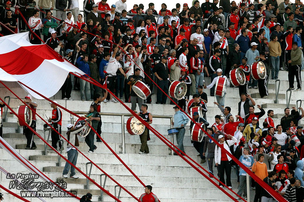 Gimnasia LP vs River Plate (AP 2008) 7