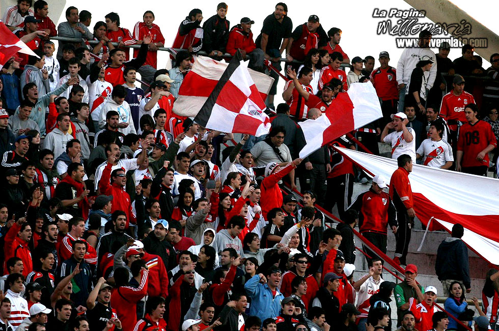 Gimnasia LP vs River Plate (AP 2008) 8