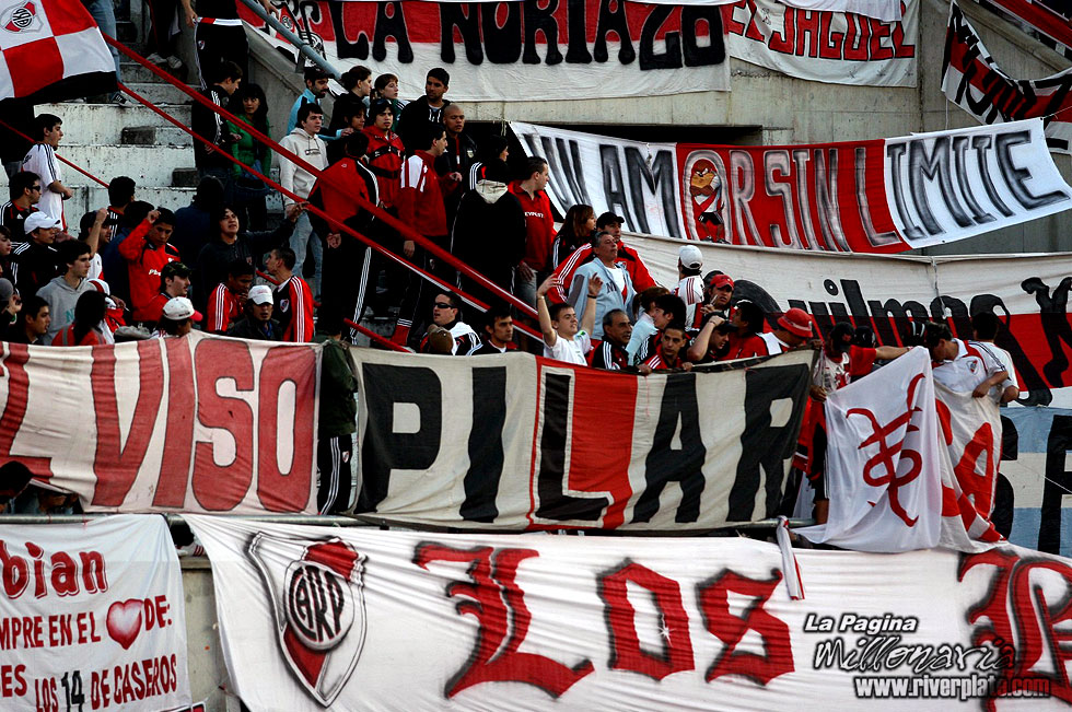 Gimnasia LP vs River Plate (AP 2008) 12